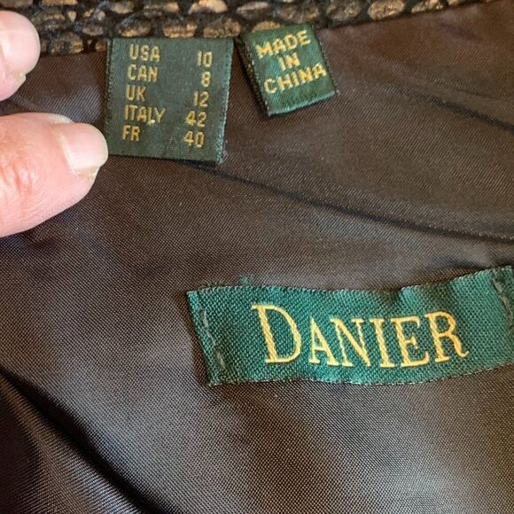 Danier leather skirt and jacket suit, leather, python texture, EUC, lined, sz 8 - Picture 6 of 16